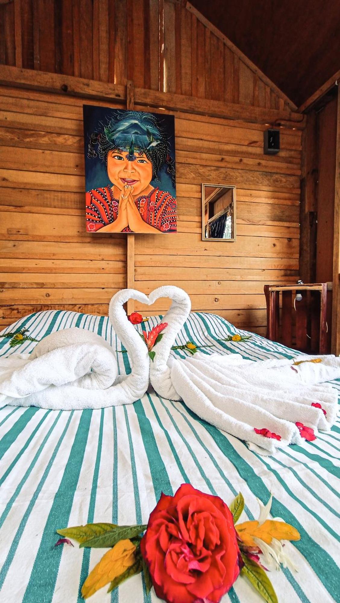 Eco-Hotel Mayachik San Juan La Laguna Bagian luar foto