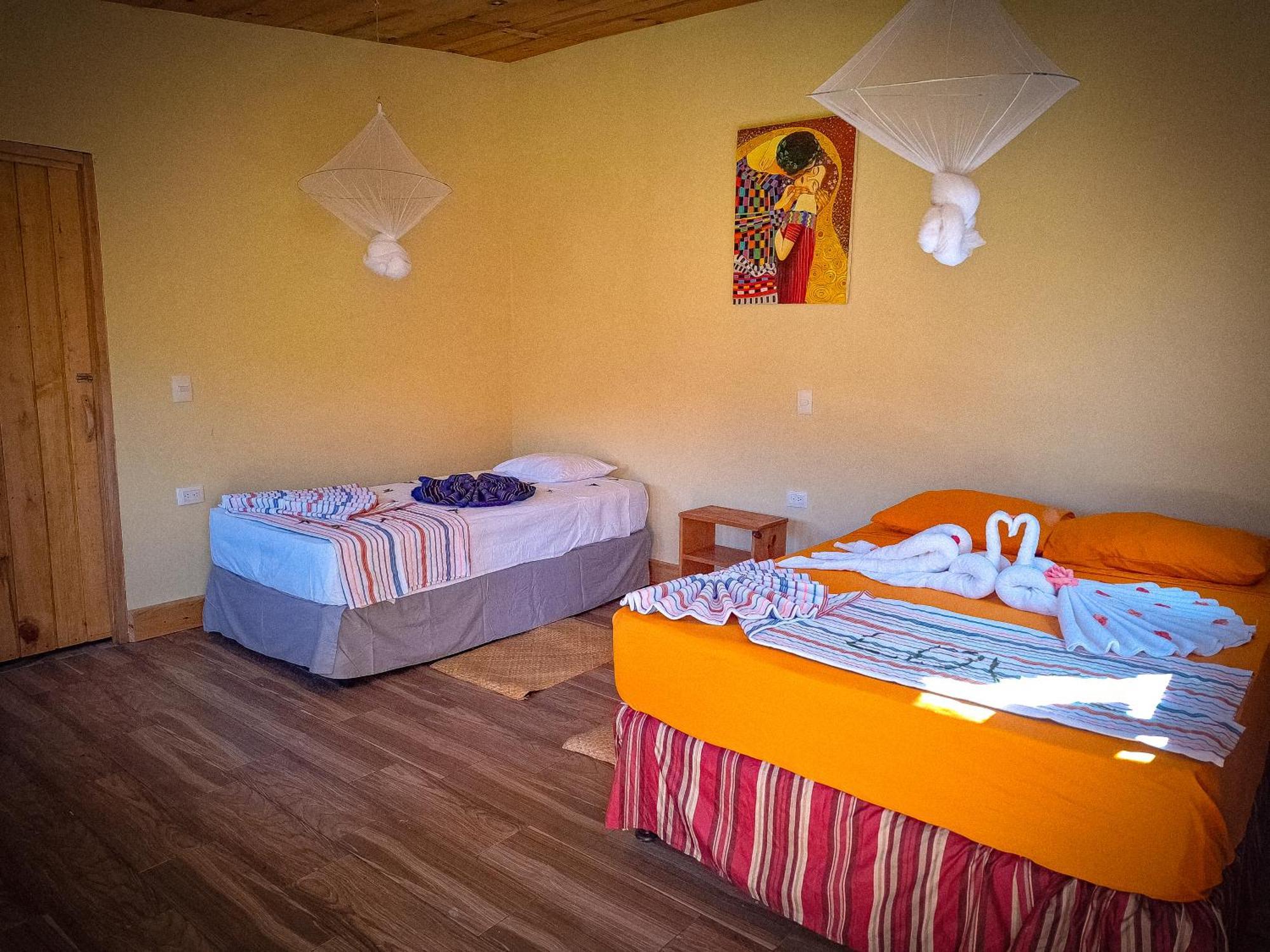 Eco-Hotel Mayachik San Juan La Laguna Bagian luar foto