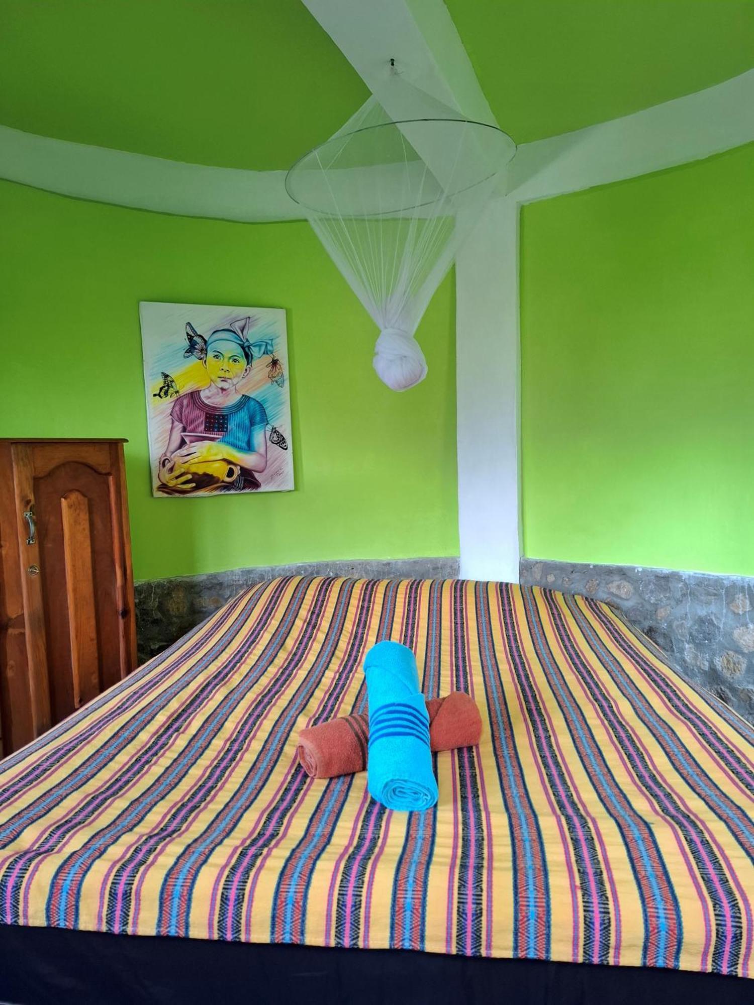 Eco-Hotel Mayachik San Juan La Laguna Bagian luar foto